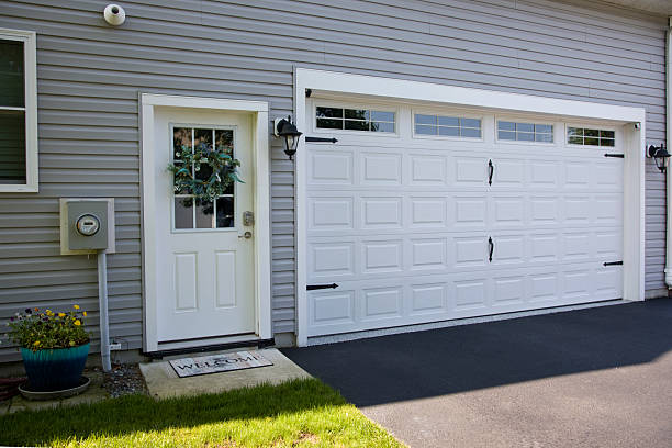 24/7 Emergency Garage Door Panel Replacement experts in Galveston, TX